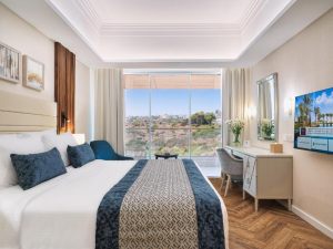 Amanti, MadeForTwo Hotel