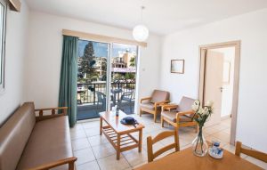 Pavlinia Hotel And Apartments