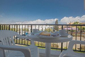 Pavlinia Hotel And Apartments