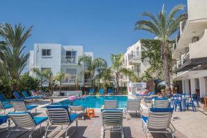 Pavlinia Hotel And Apartments
